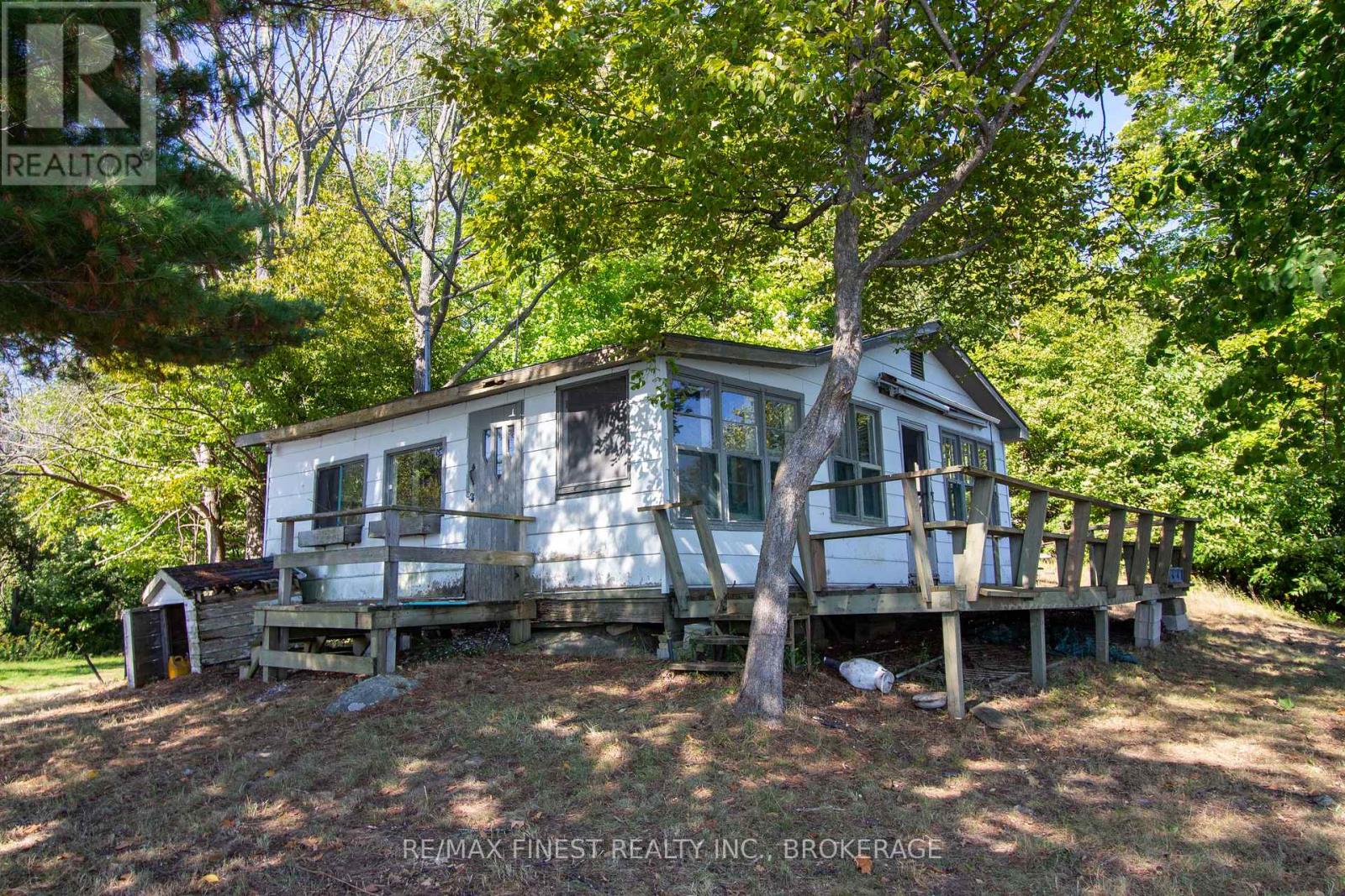 4049 HIAWATHA LANE - 21