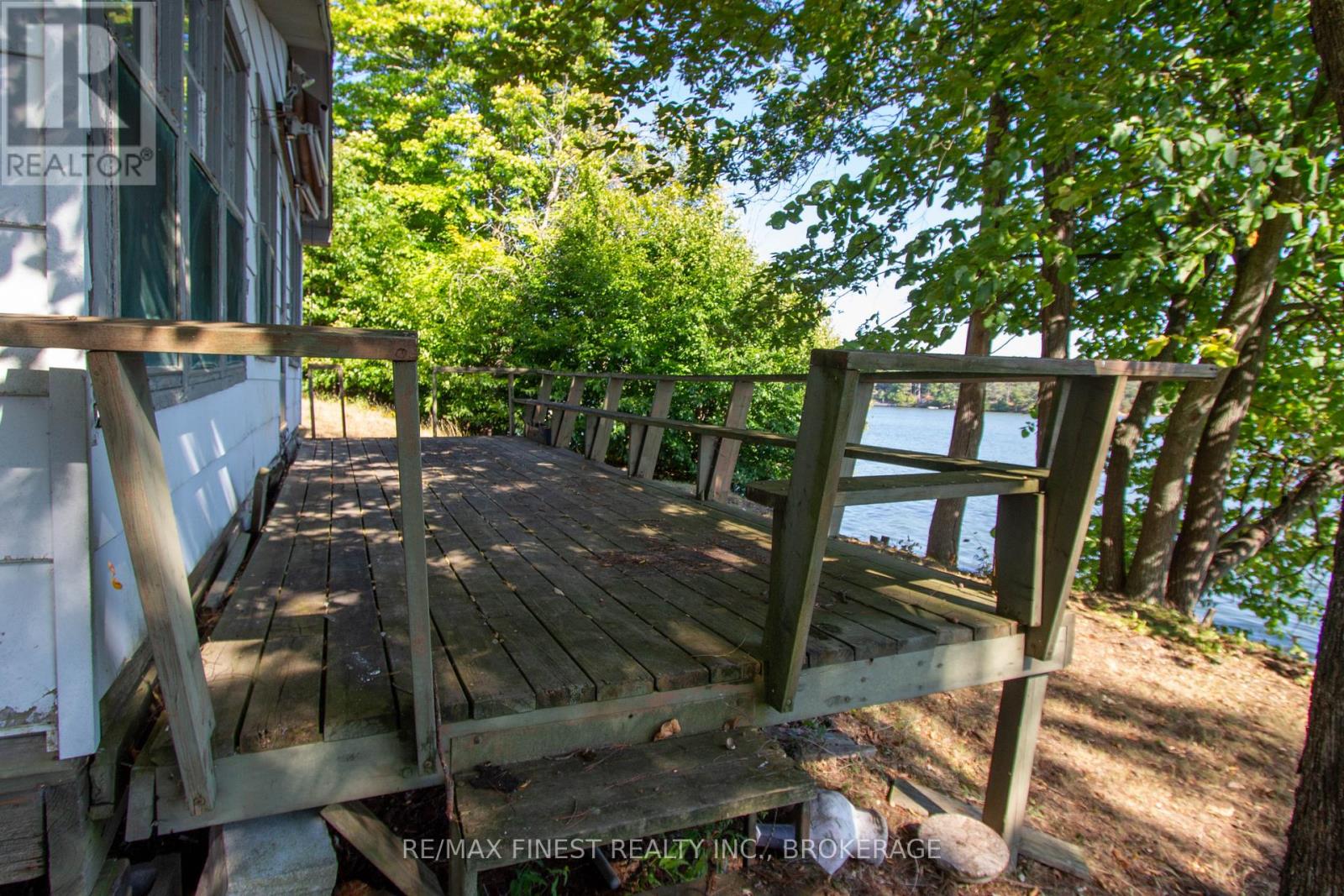 4049 HIAWATHA LANE - 24