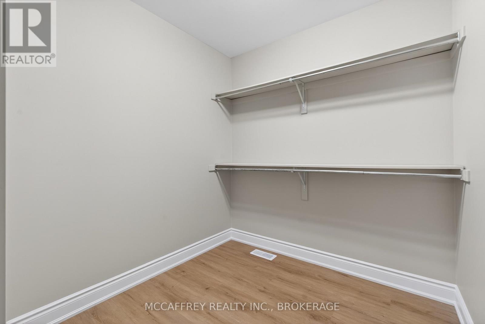 25 KANVERS WAY - 21
