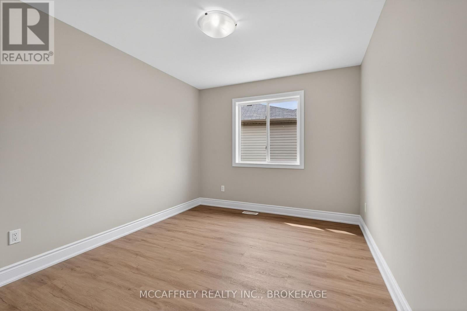 25 KANVERS WAY - 22