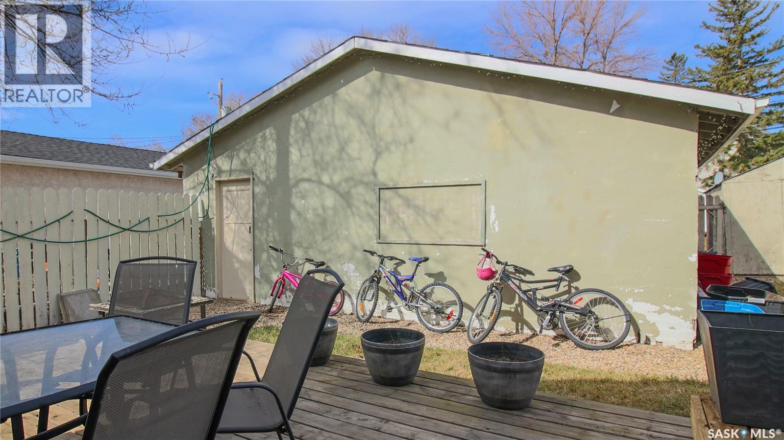 1330 Alexandra STREET - 36