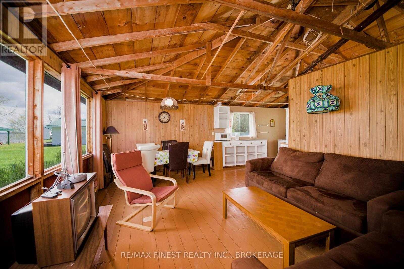 9300 FRONT ROAD - 4
