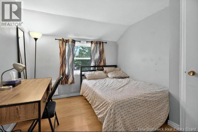 745 Amirault Street - 16