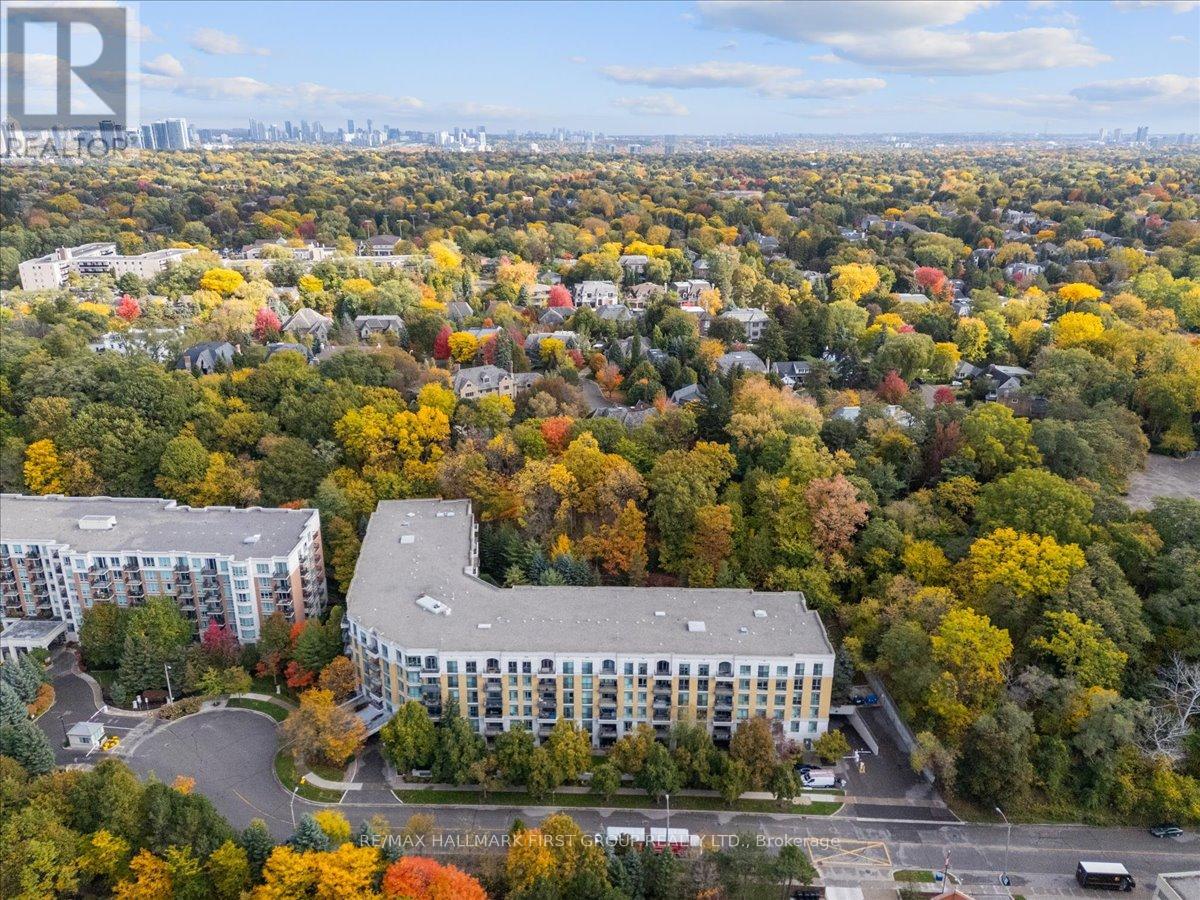 #117 11 WILLIAM CARSON CRESCENT - 41
