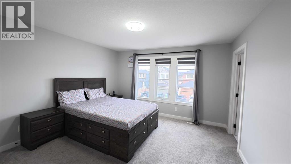 144 RED EMBERS Square NE - 34