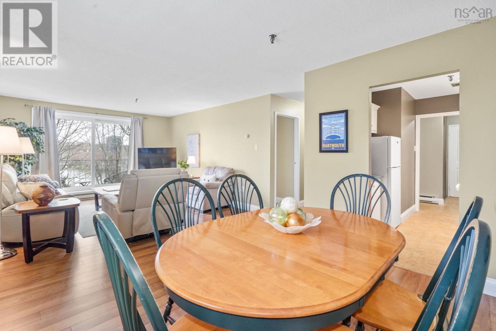 Property 3 of 34 of 401 28 Brookdale Crescent
