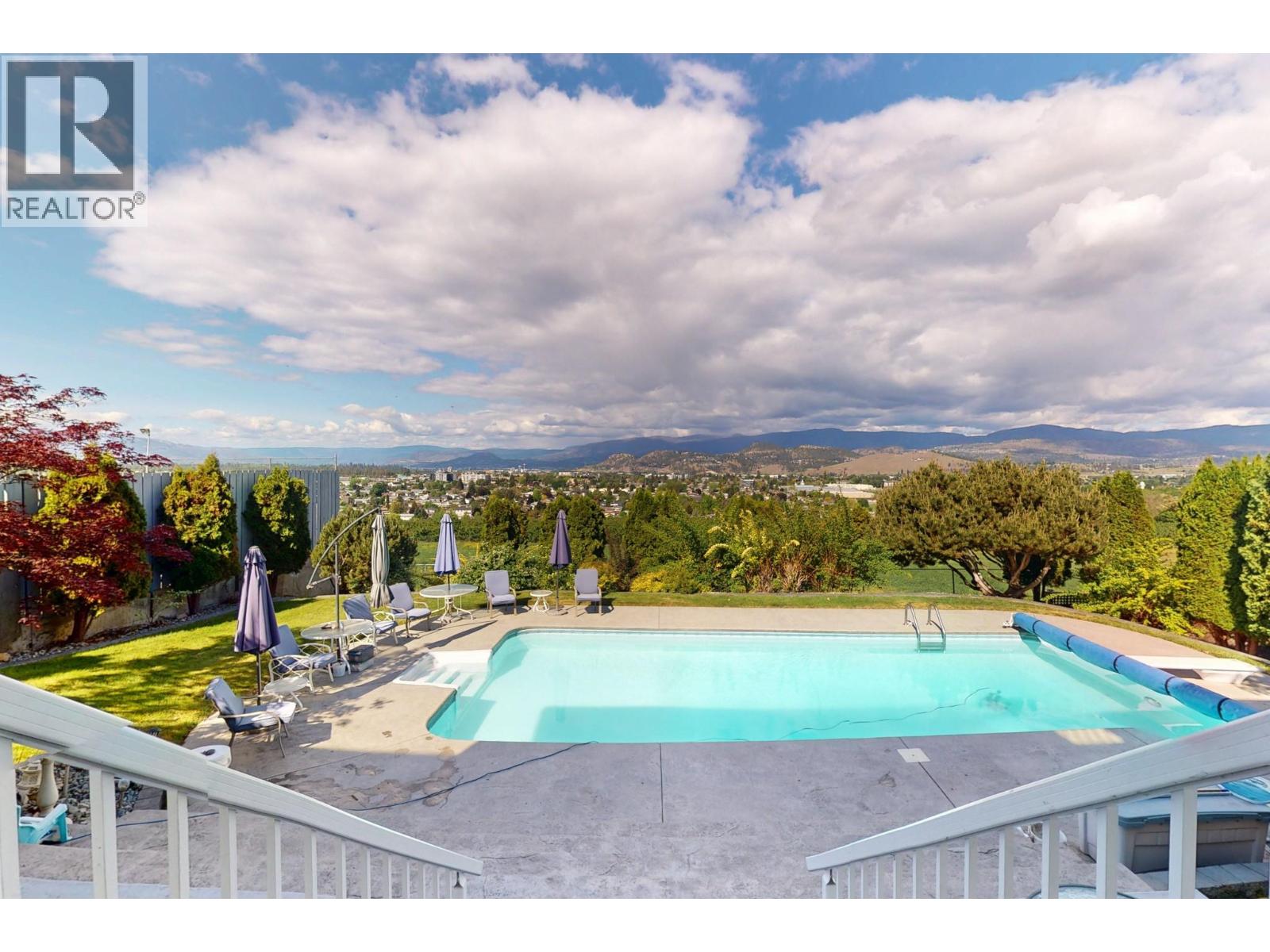 460 El Camino Road - 40