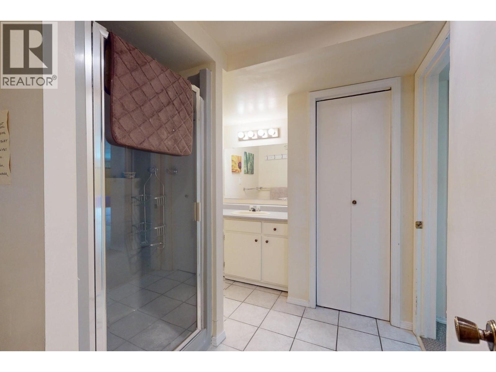 460 El Camino Road - 34