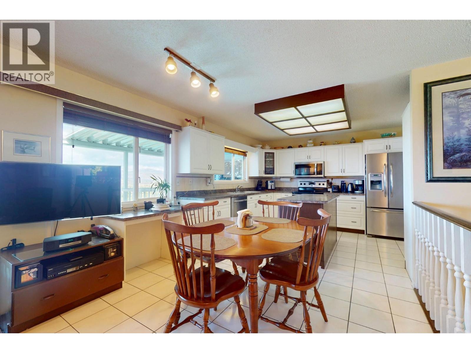 460 El Camino Road - 8