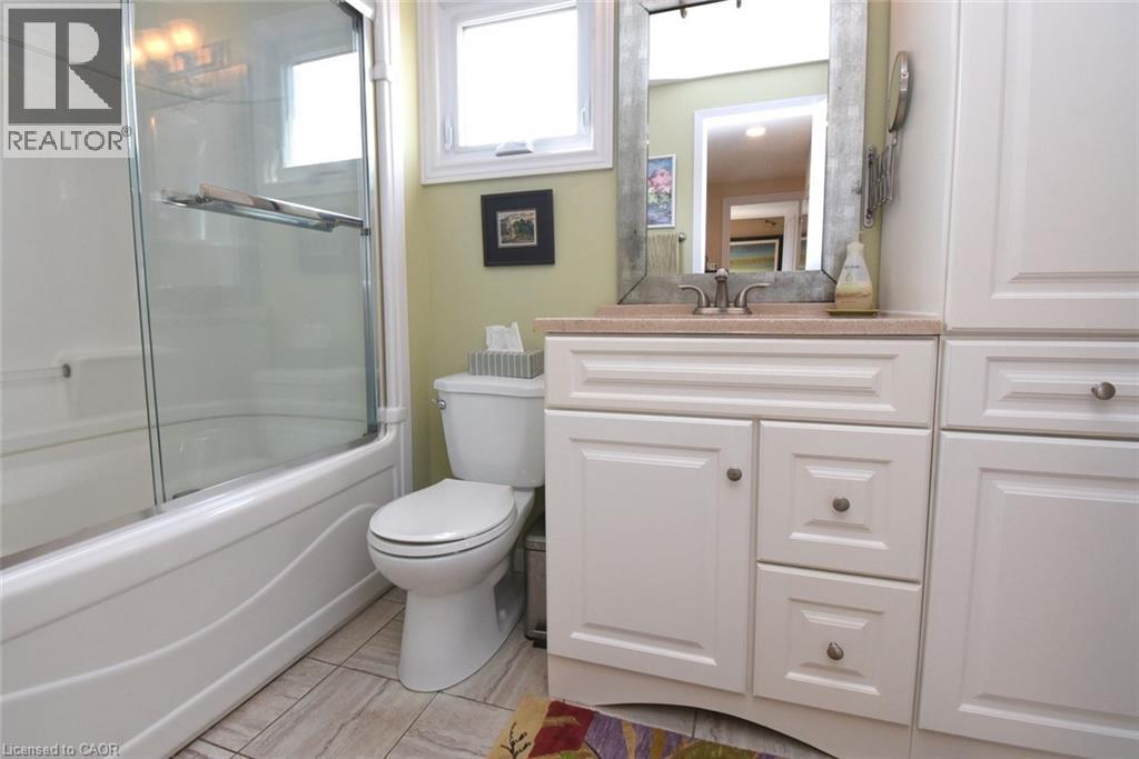 3200 GREENBOUGH Crescent - 34