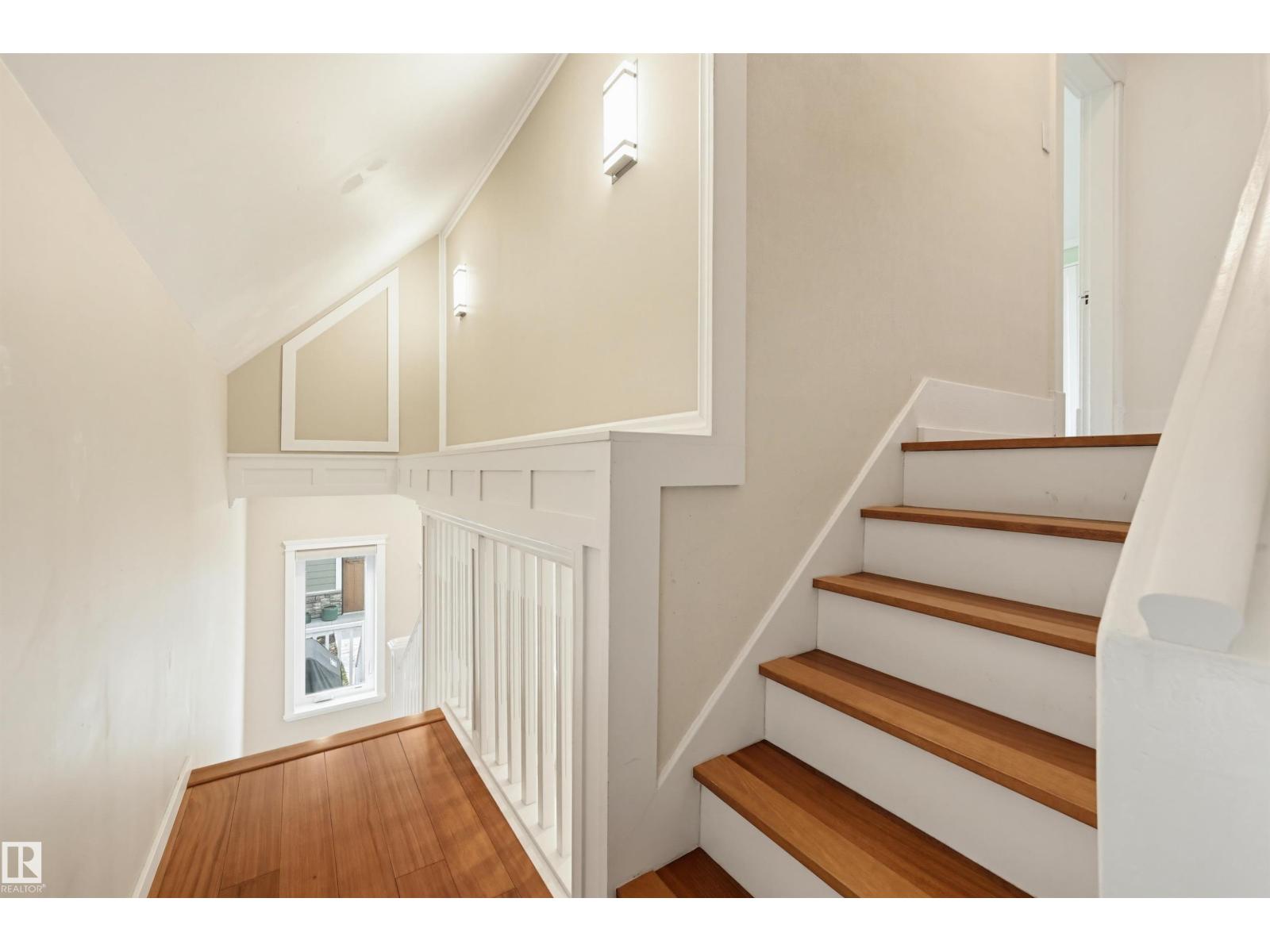 10813 74 AV NW - 32