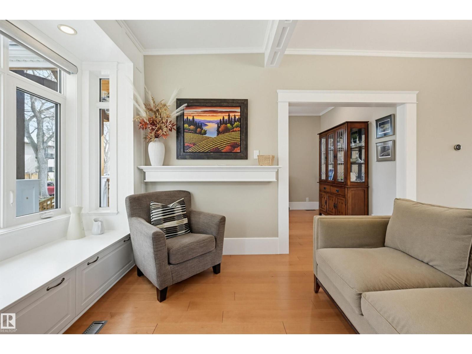 10813 74 AV NW - 11
