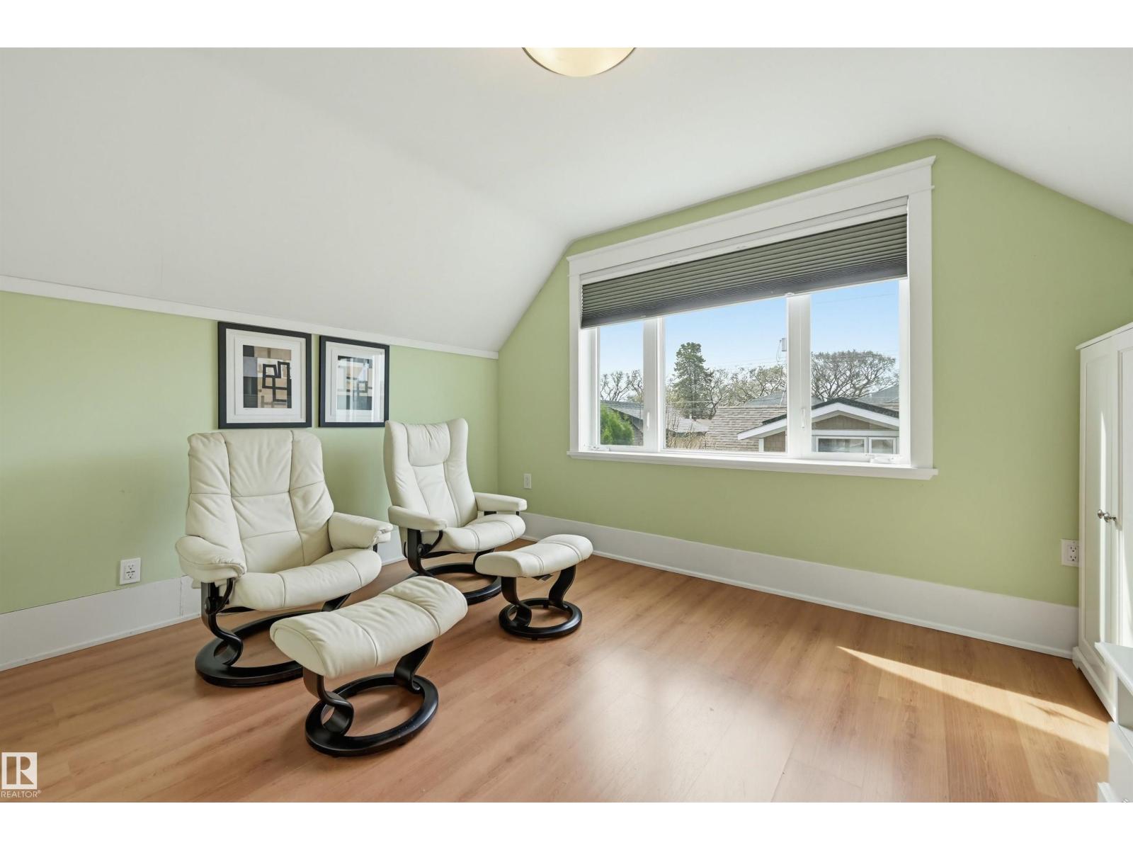 10813 74 AV NW - 36