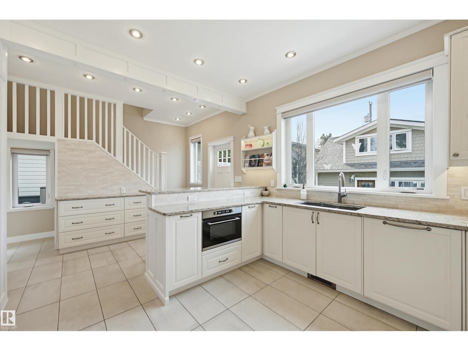 10813 74 AV NW - 24
