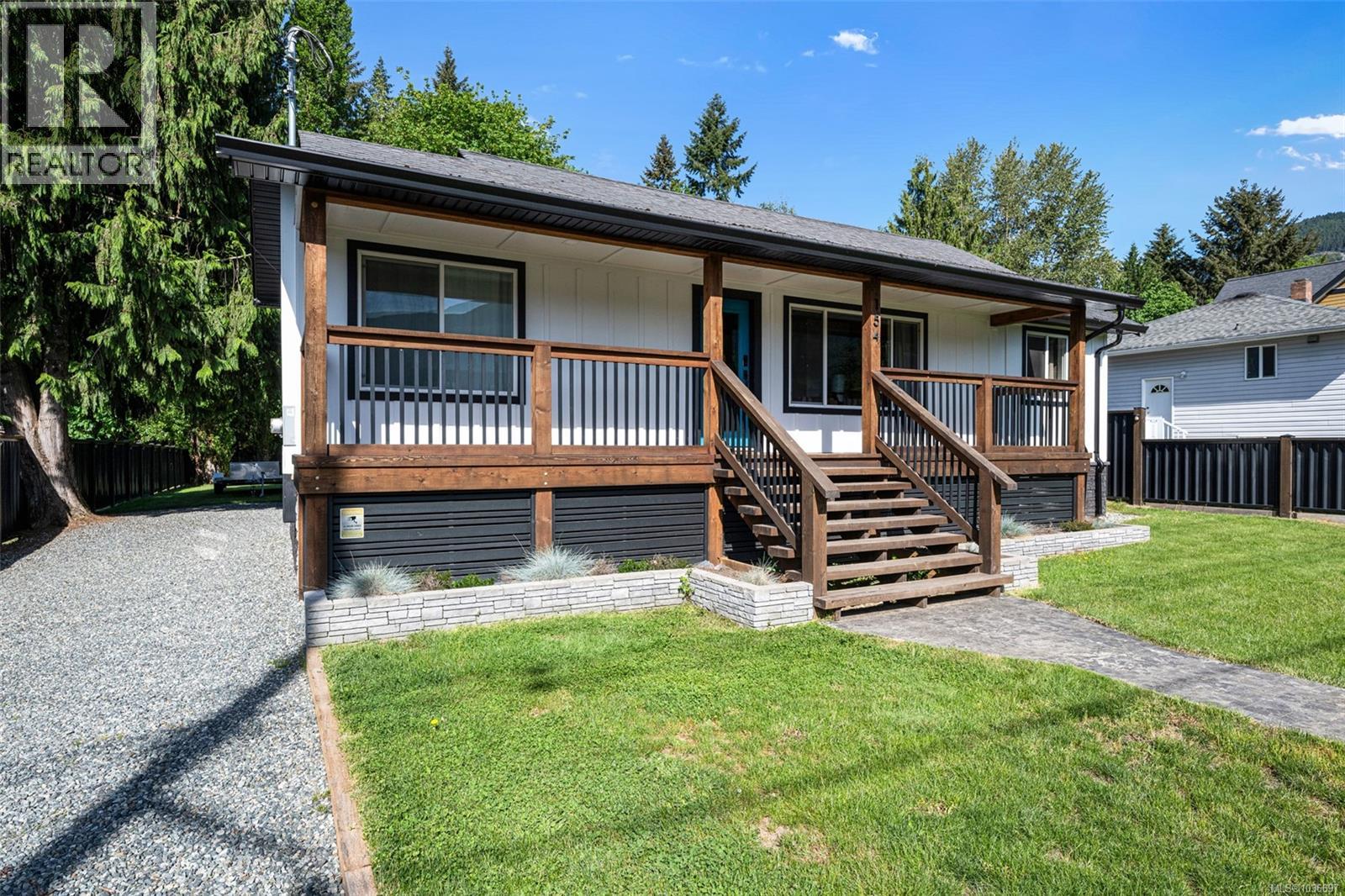 154 MacDonald Rd - 1