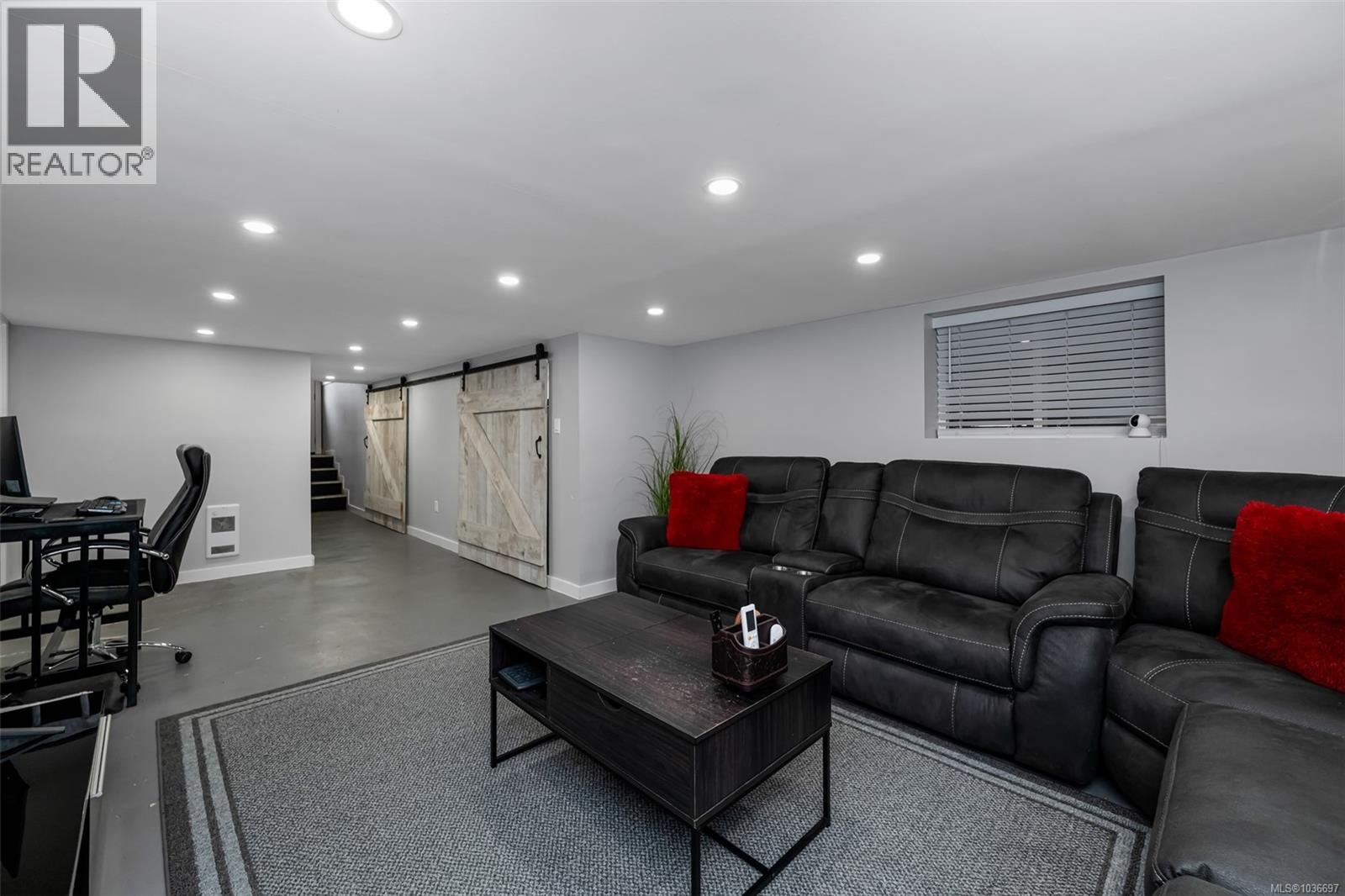 154 MacDonald Rd - 30