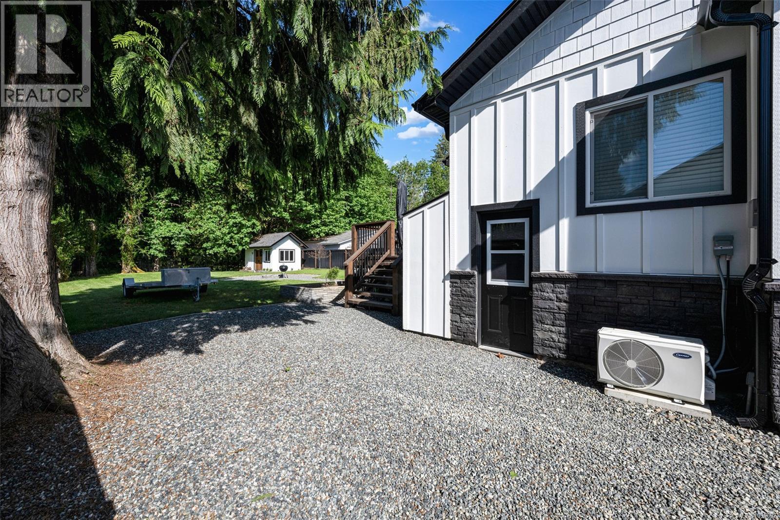 154 MacDonald Rd - 40