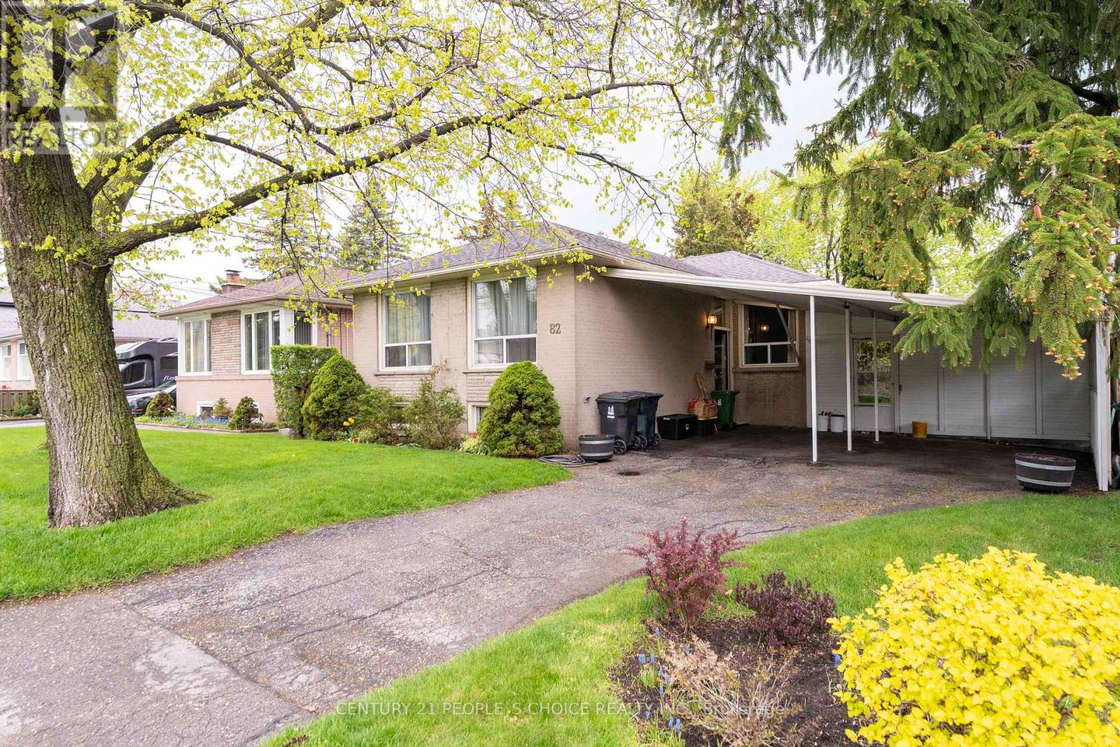 82 HADRIAN DRIVE - 6