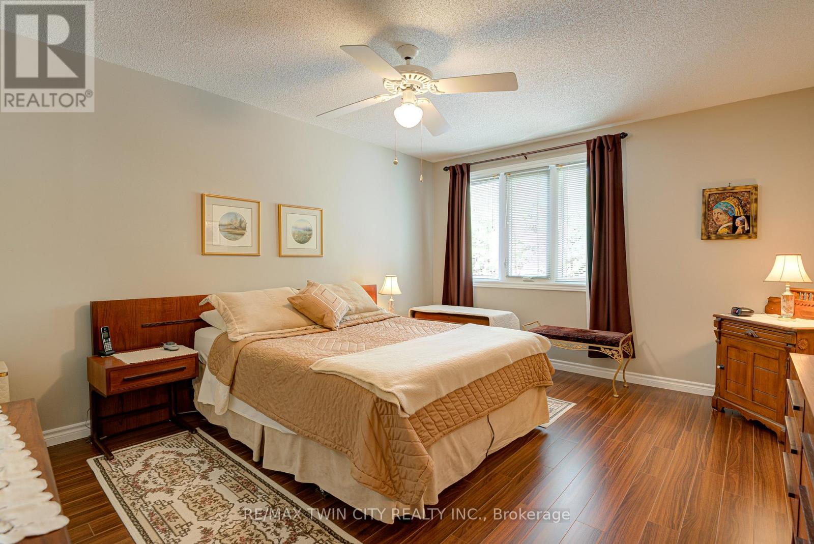 #12 523 BEECHWOOD DRIVE - 19