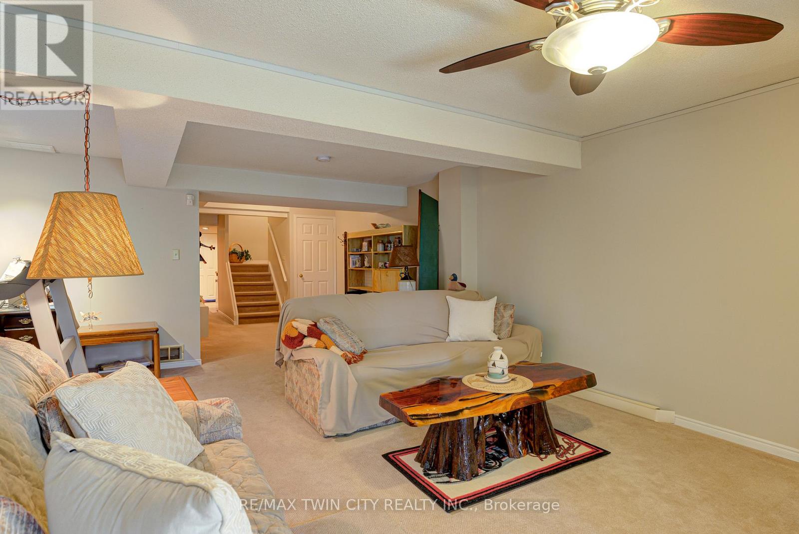#12 523 BEECHWOOD DRIVE - 23