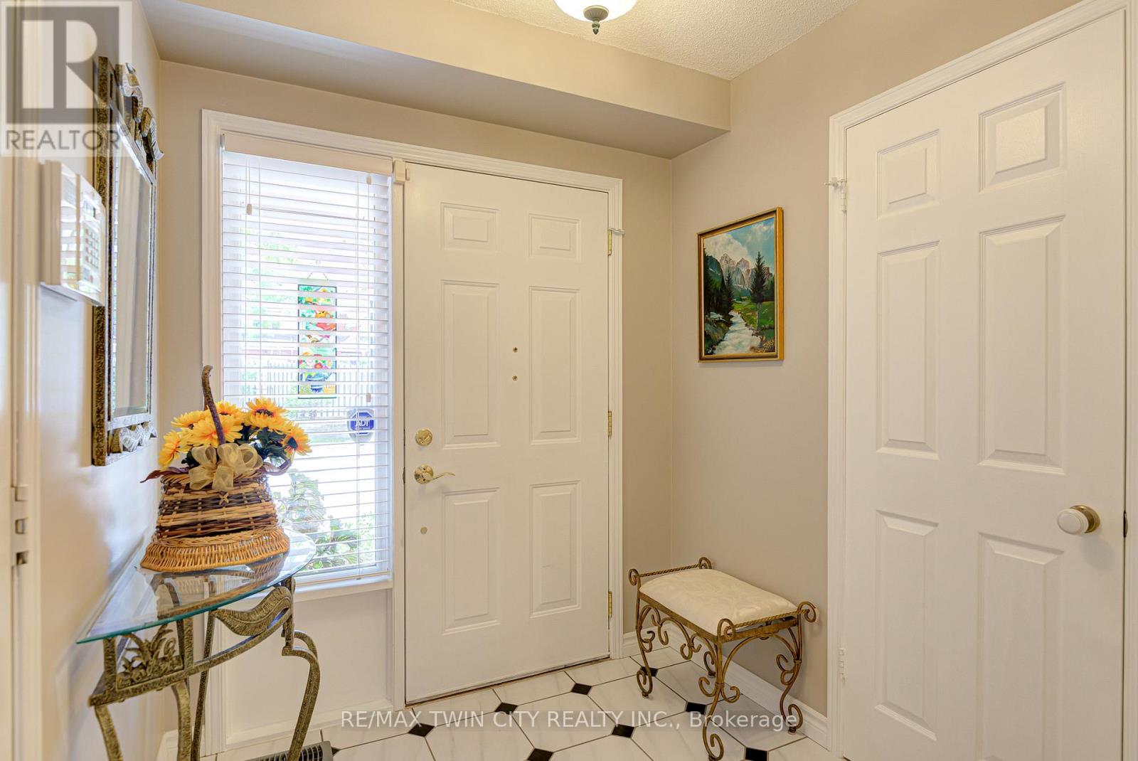 #12 523 BEECHWOOD DRIVE - 7