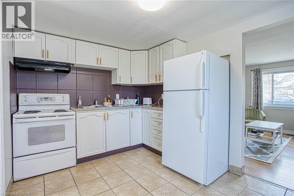727 BARTON Street - 11