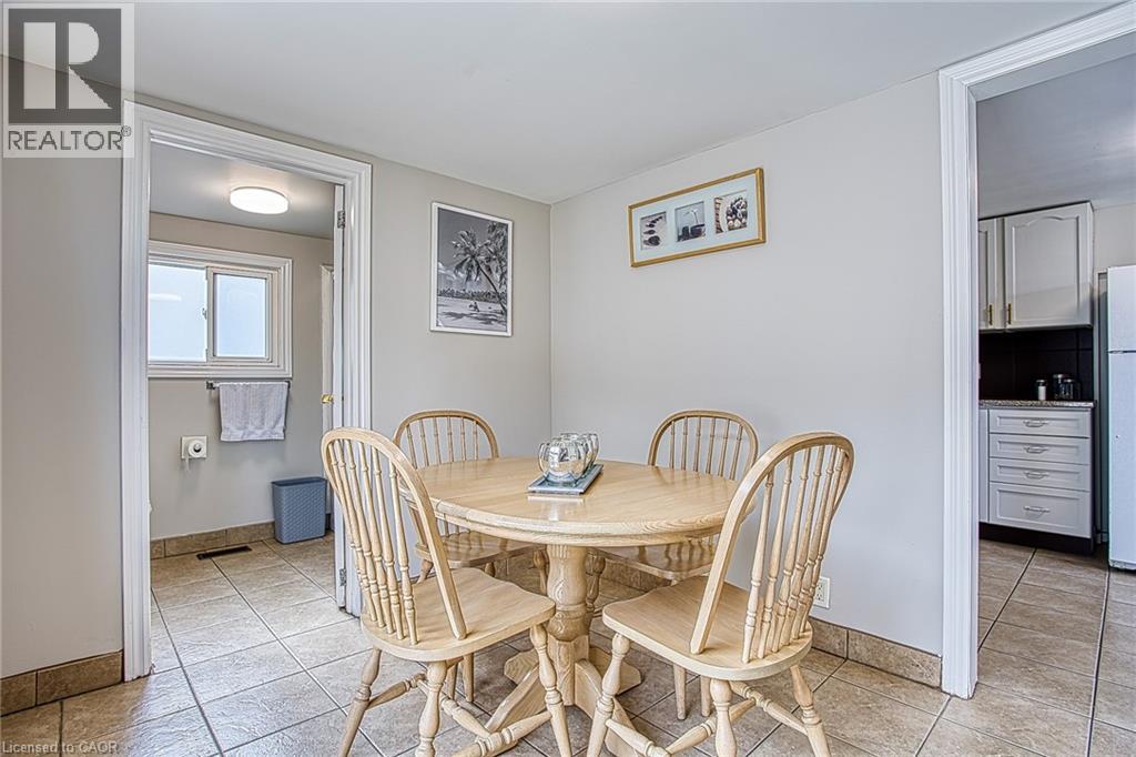 727 BARTON Street - 14