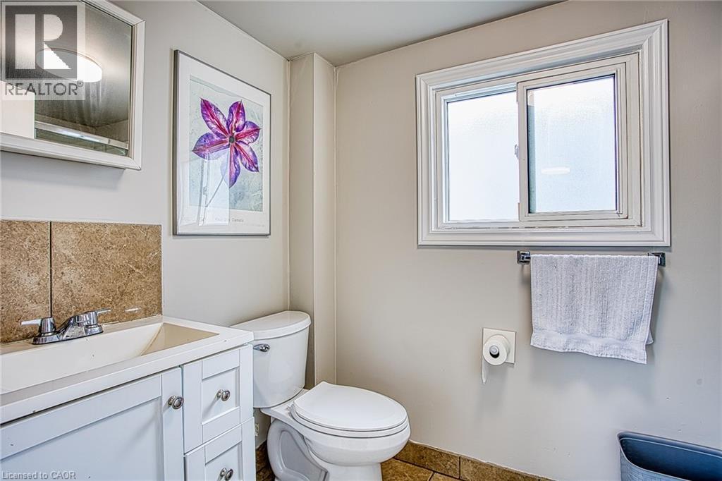 727 BARTON Street - 15