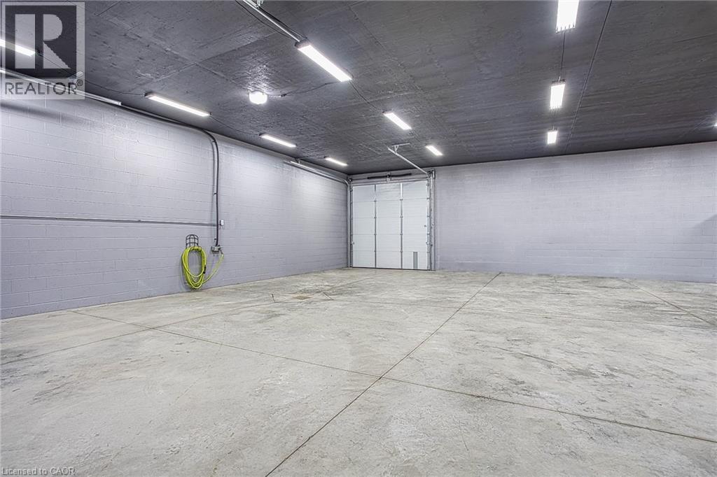 727 BARTON Street - 20