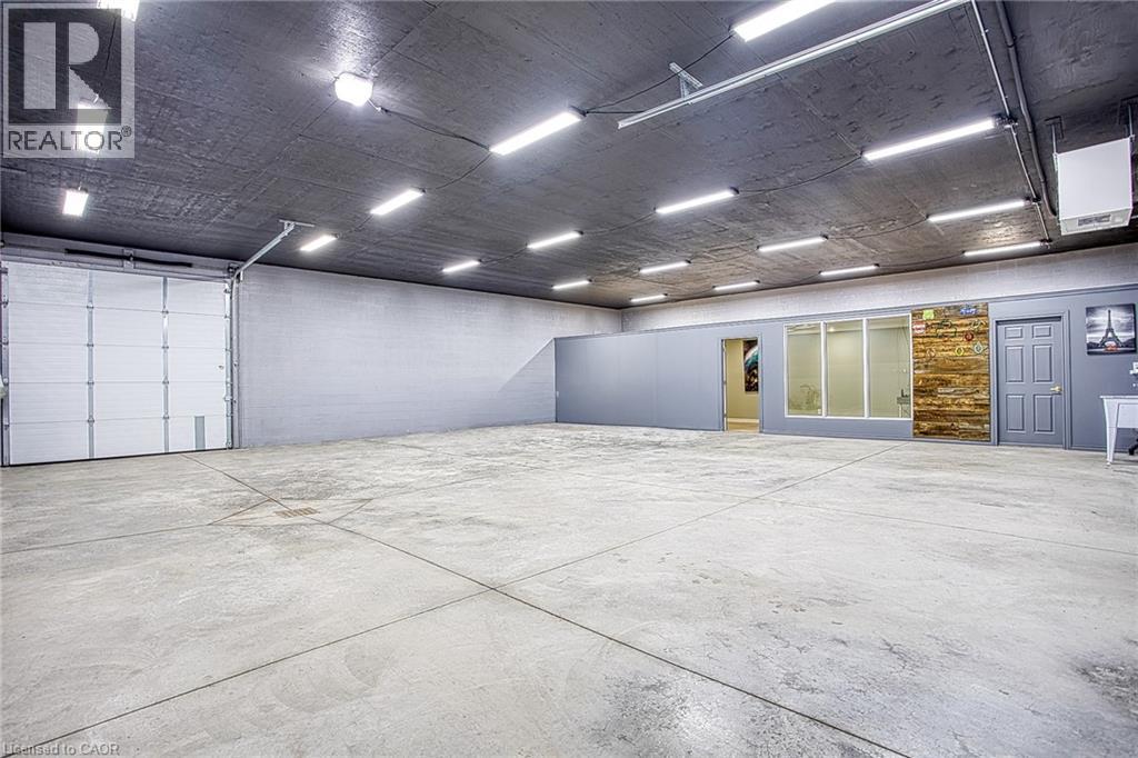 727 BARTON Street - 21