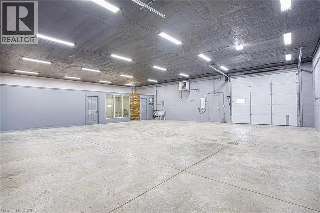 727 BARTON Street - 23