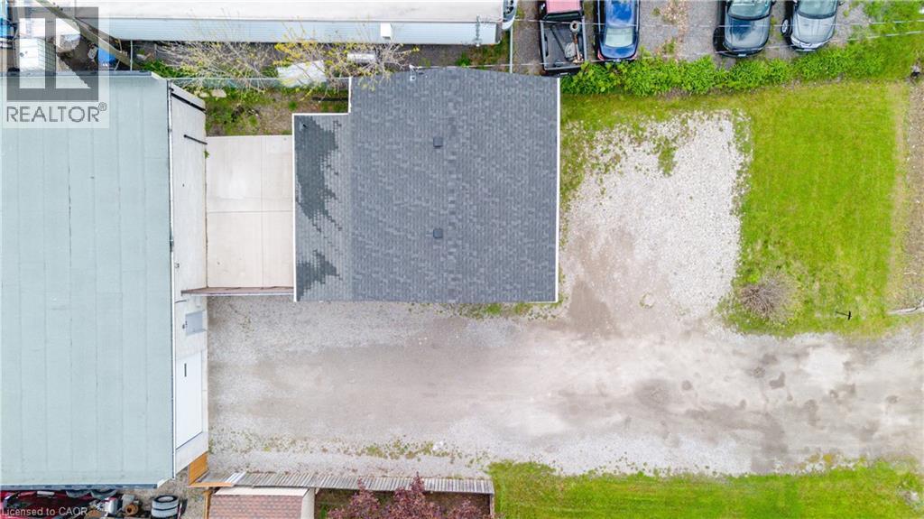 727 BARTON Street - 36