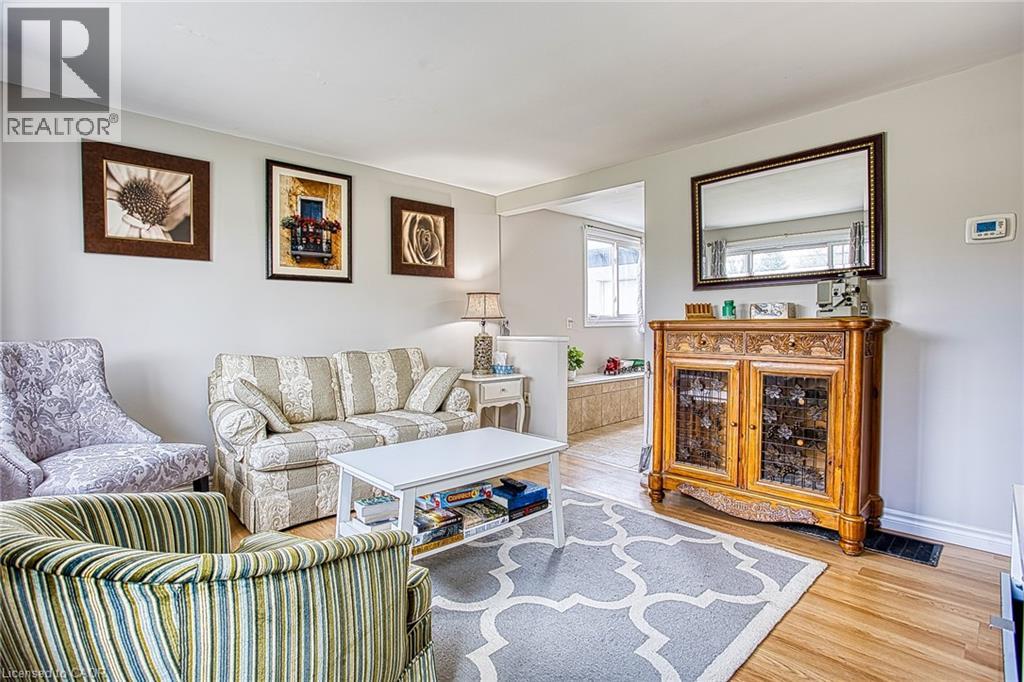 727 BARTON Street - 4