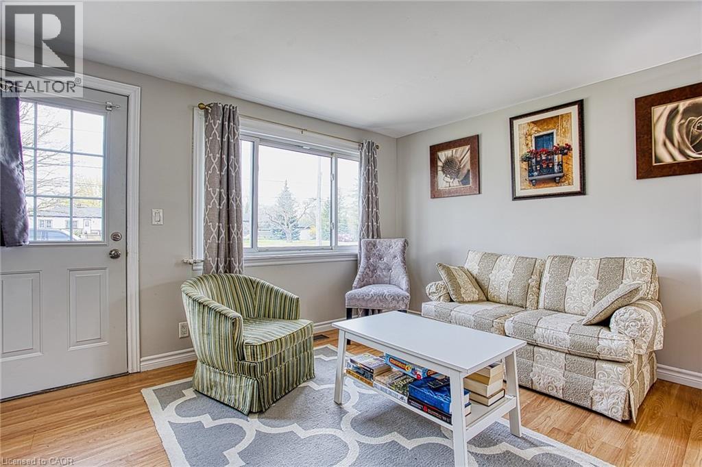 727 BARTON Street - 5