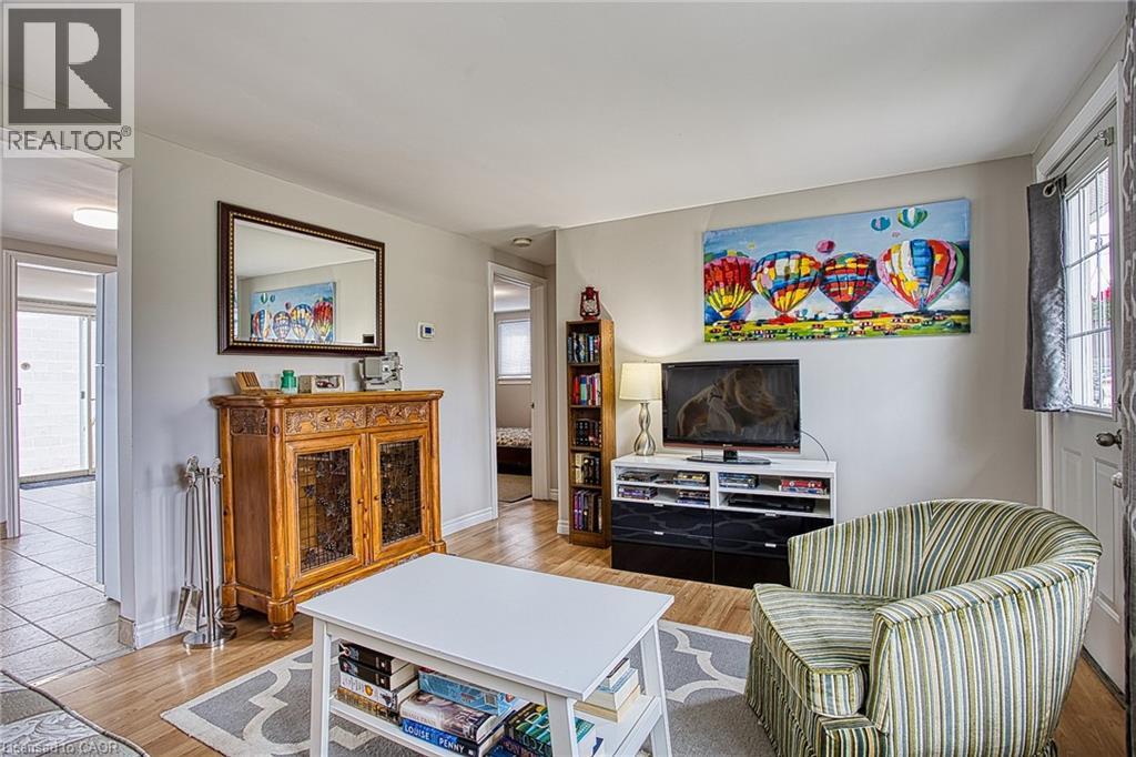 727 BARTON Street - 7