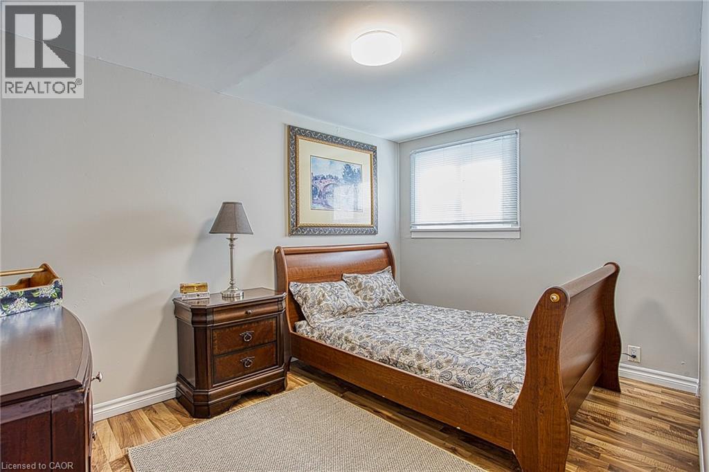 727 BARTON Street - 9