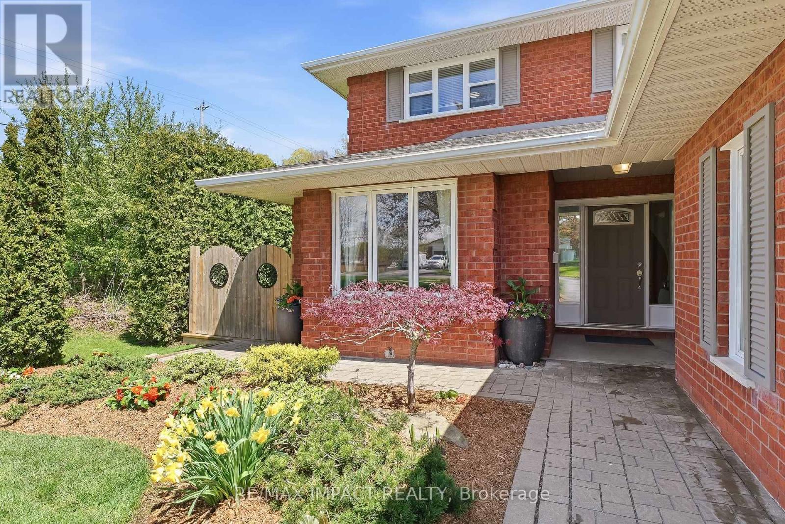 293 BLUE HERON DRIVE - Image 3
