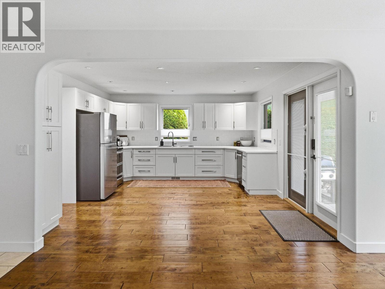 #304 650 Lexington Drive - 13