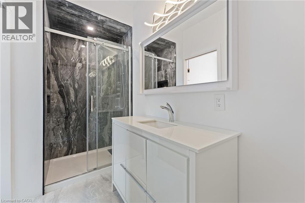 6 CAMPBELL FARM Road - 35