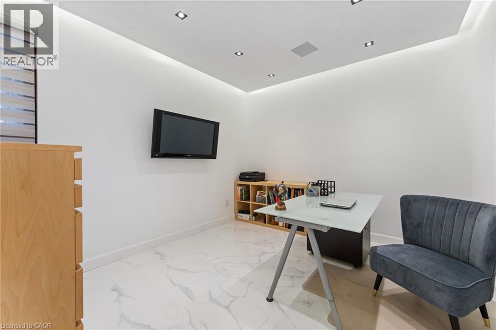 6 CAMPBELL FARM Road - 27