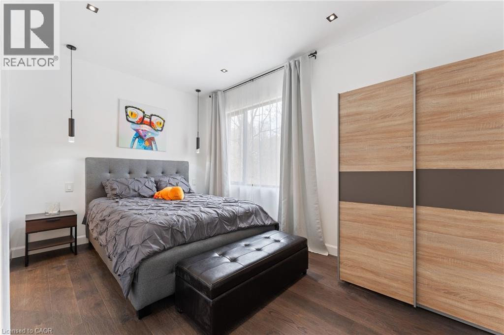 6 CAMPBELL FARM Road - 32