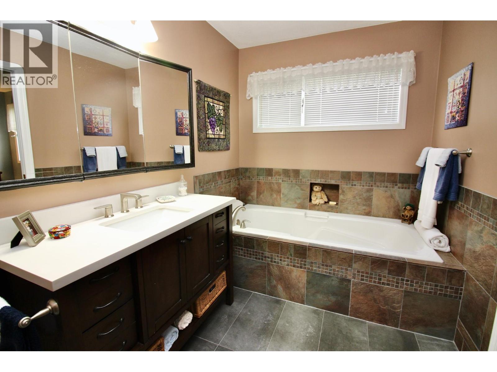 #41 615 Glenmeadows Drive - 19