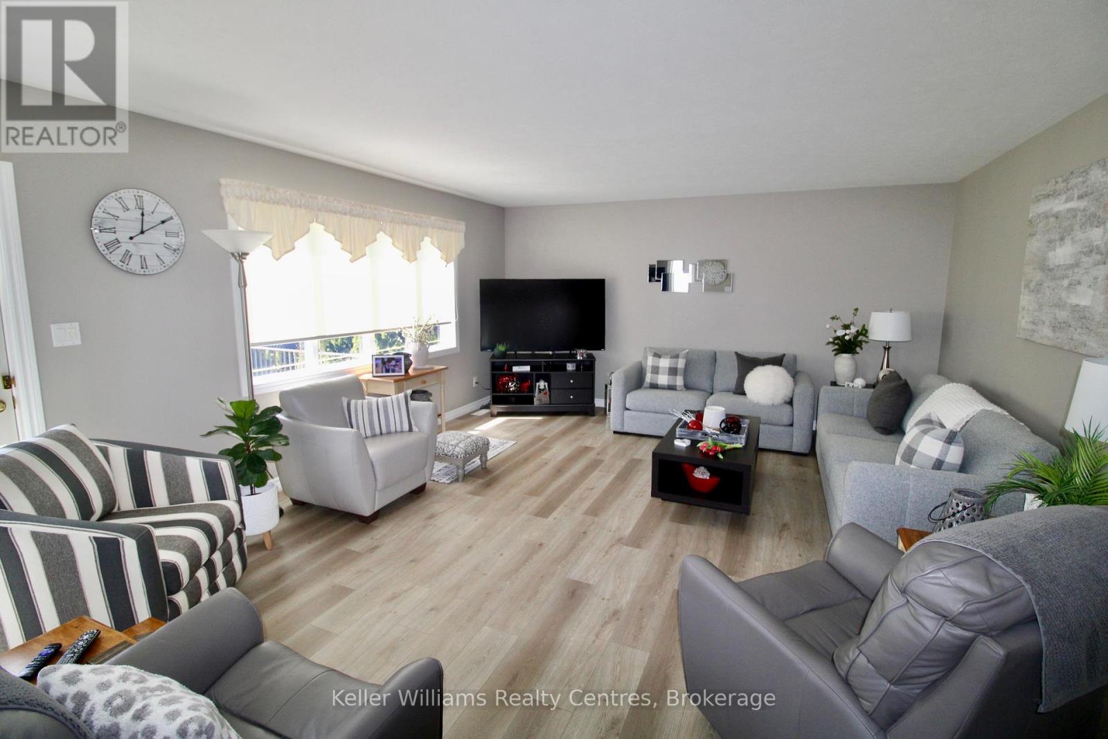 587 11TH STREET - 12