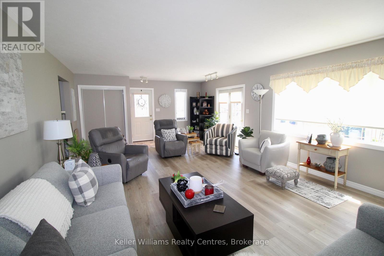 587 11TH STREET - 13