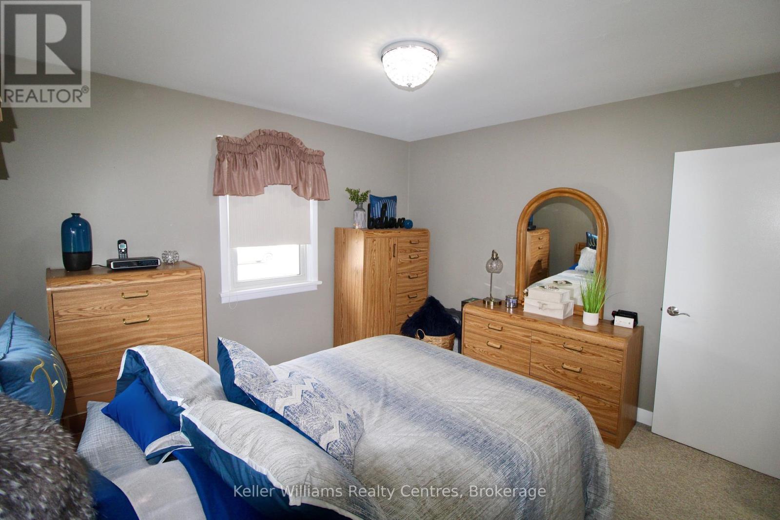 587 11TH STREET - 16