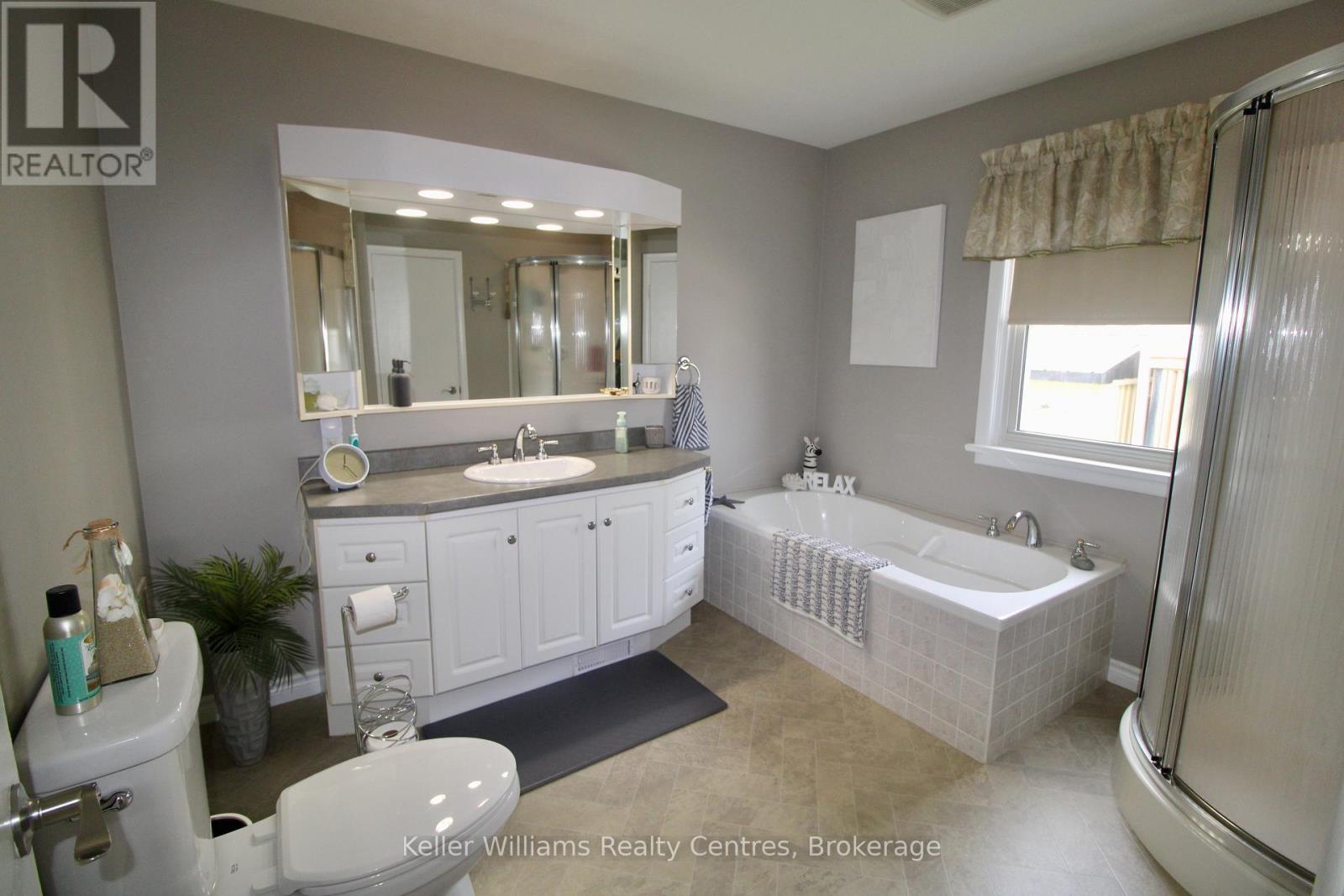 587 11TH STREET - 17