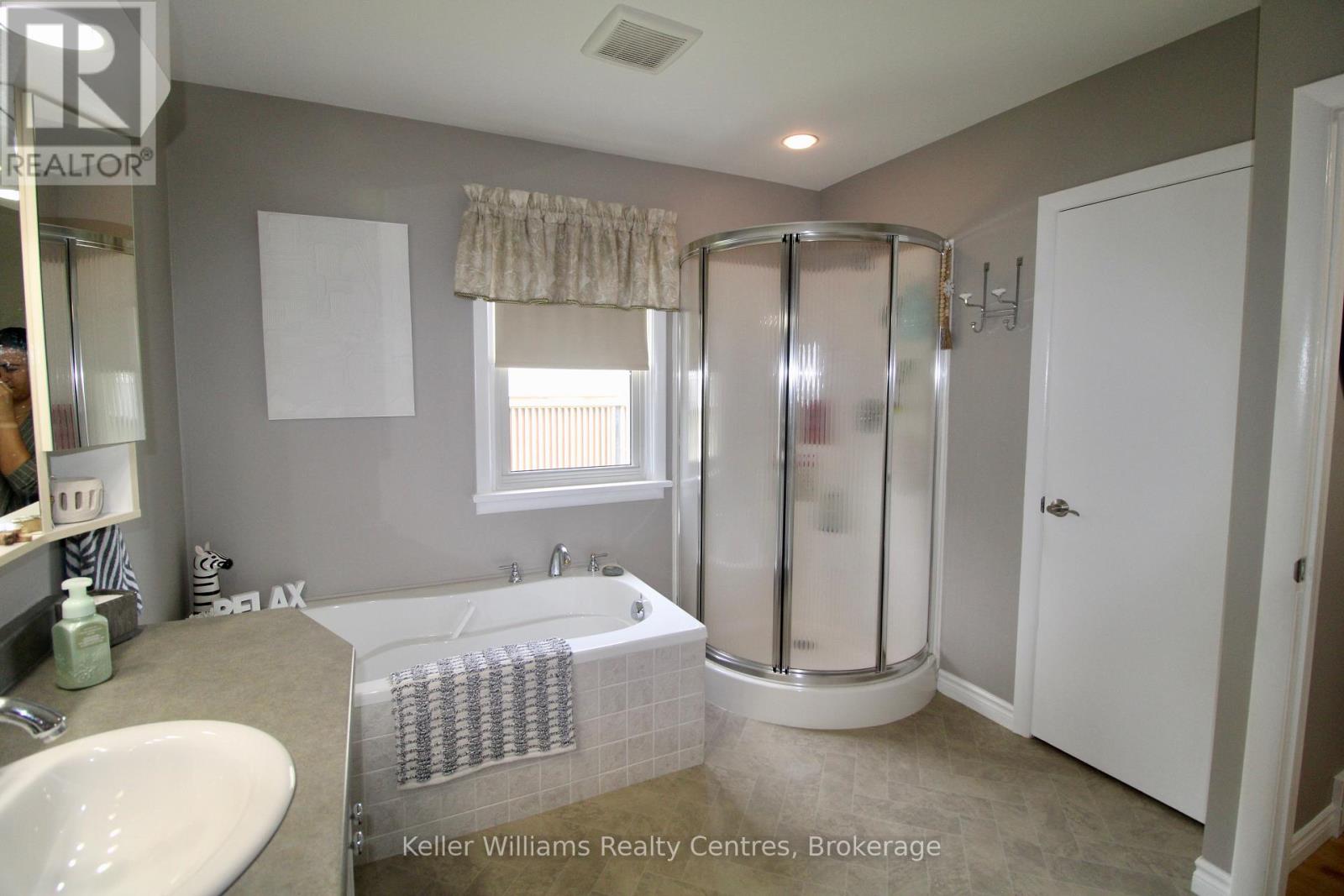 587 11TH STREET - 18