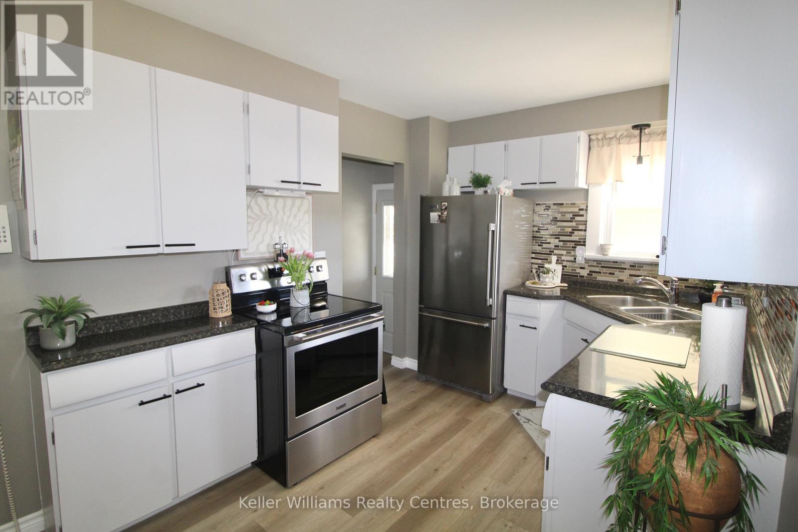 587 11TH STREET - 9