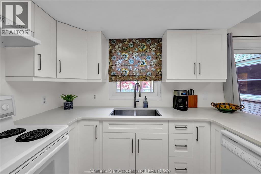 22 Bruinsma AVENUE, Chatham, Ontario, N7M6C3 — Photo 5