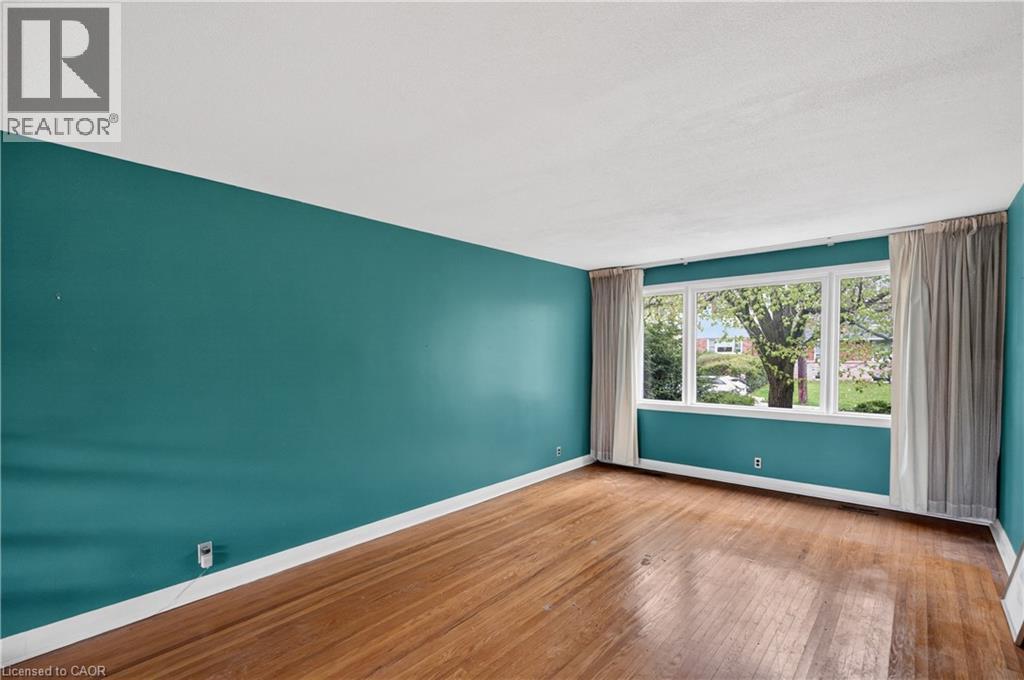 39 WEST 21ST Street, Hamilton, Ontario, L9C4M6 — Photo 2